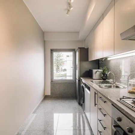 Flores - 1 Bedroom And Parking In Estrela Apartment Lissabon